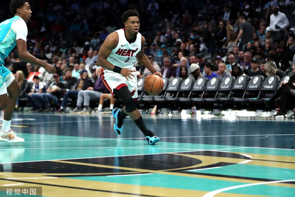 他在场上余 他在场上余